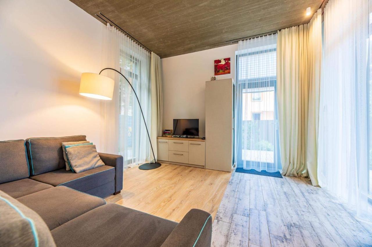 Su Terasa Jaukus Apartamentas, Tik Vienas 팔랑가 외부 사진